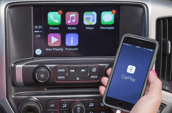 apple carplay on car with usb