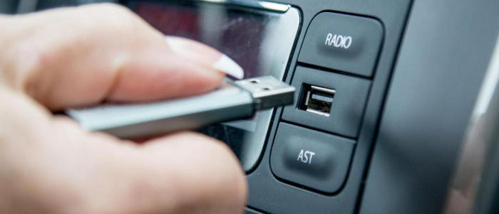 connect usb stick to the car